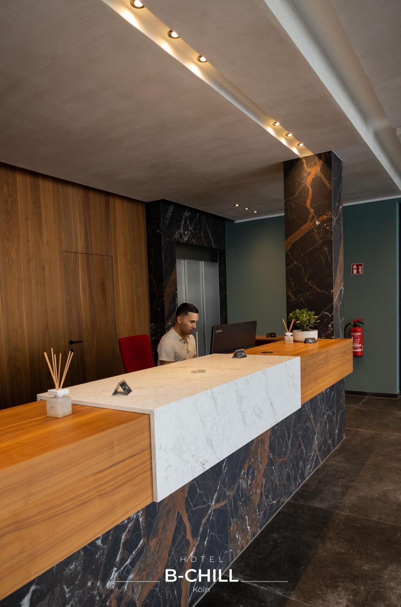 B-Chill Cologne Hotel Bagian luar foto