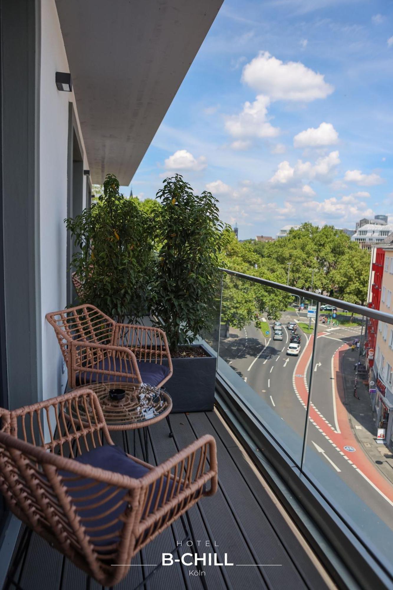 B-Chill Cologne Hotel Bagian luar foto