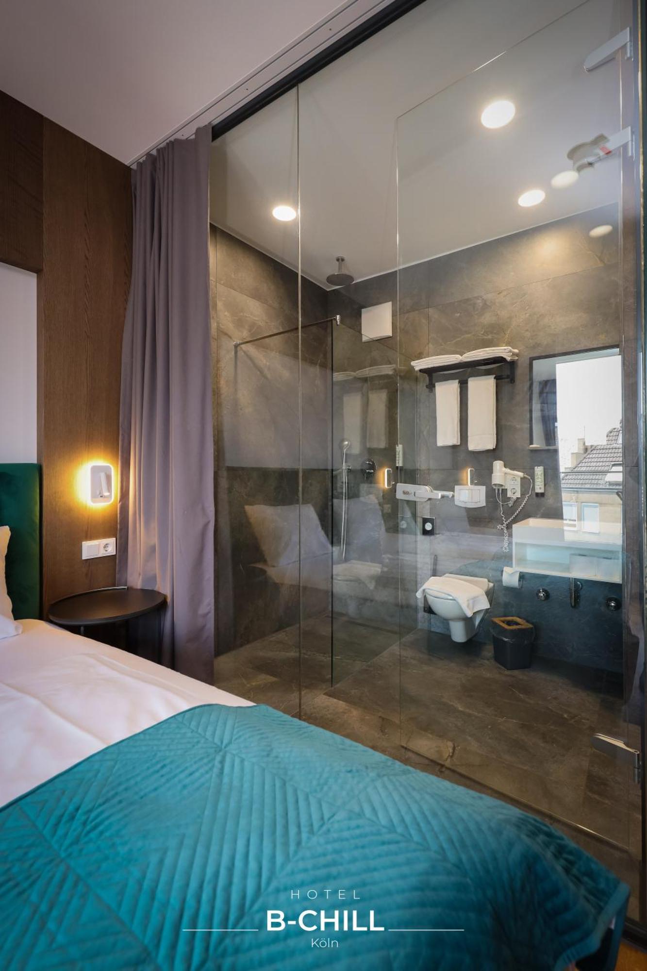 B-Chill Cologne Hotel Bagian luar foto