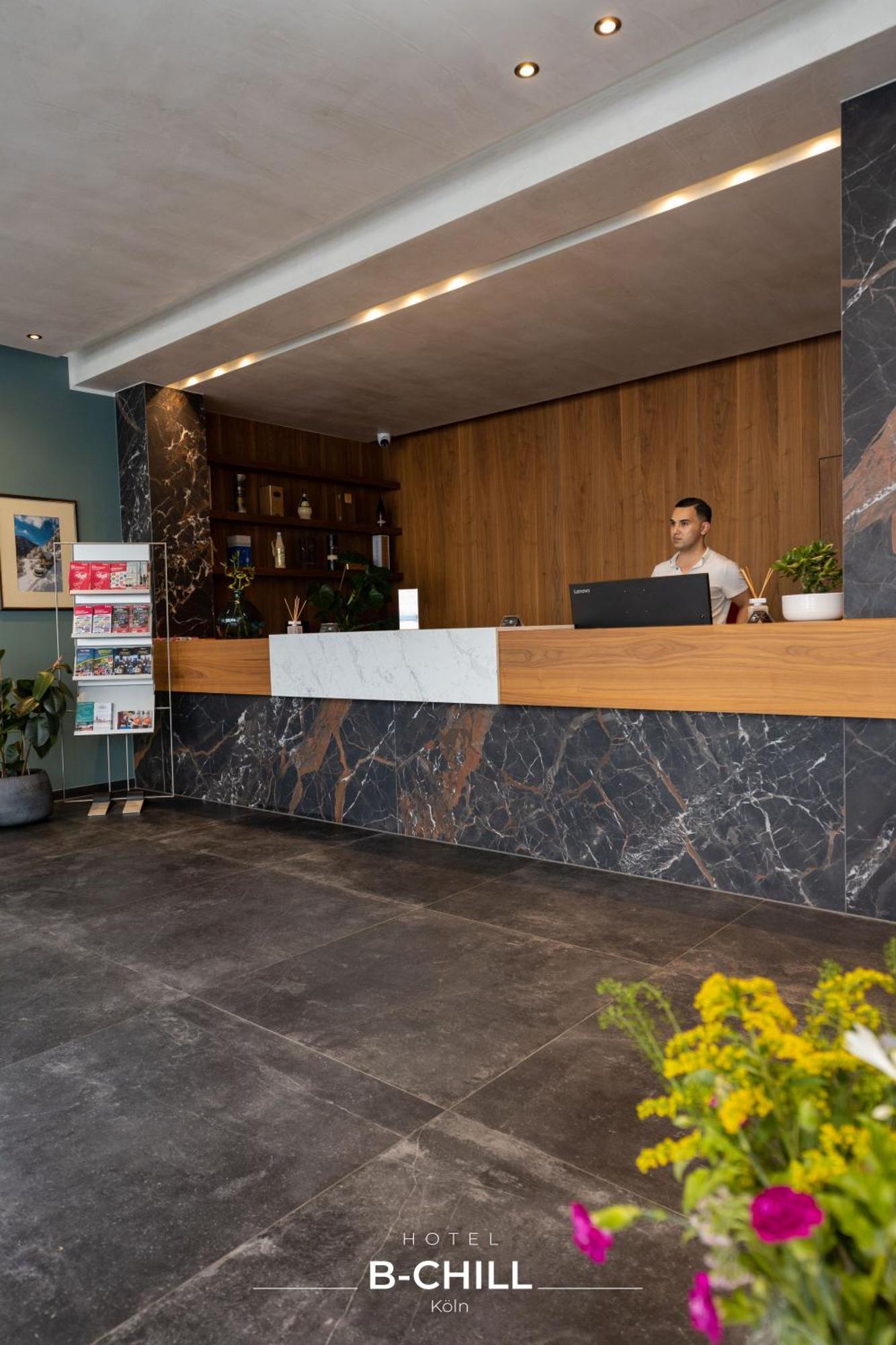B-Chill Cologne Hotel Bagian luar foto